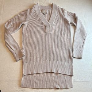 Banana Republic Heritage Collection Women's   Beige V-Neck High Low Sweater XS
